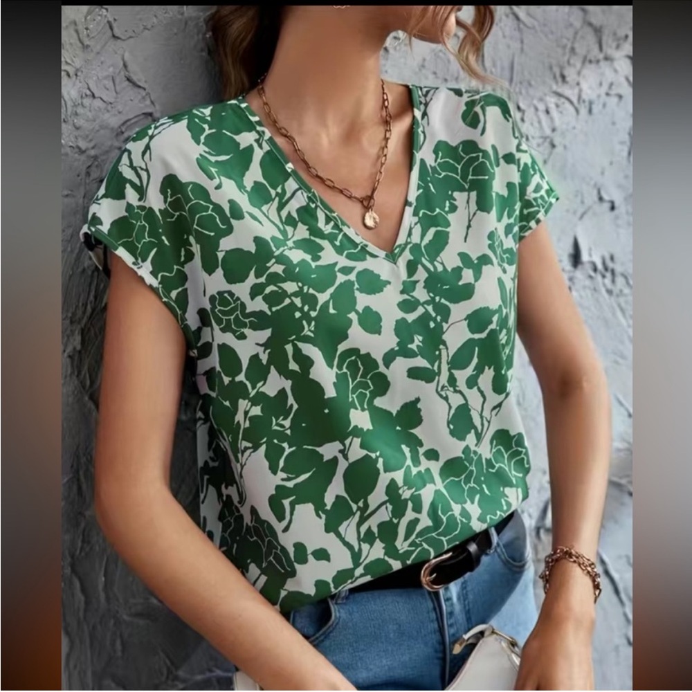Floral print blouse